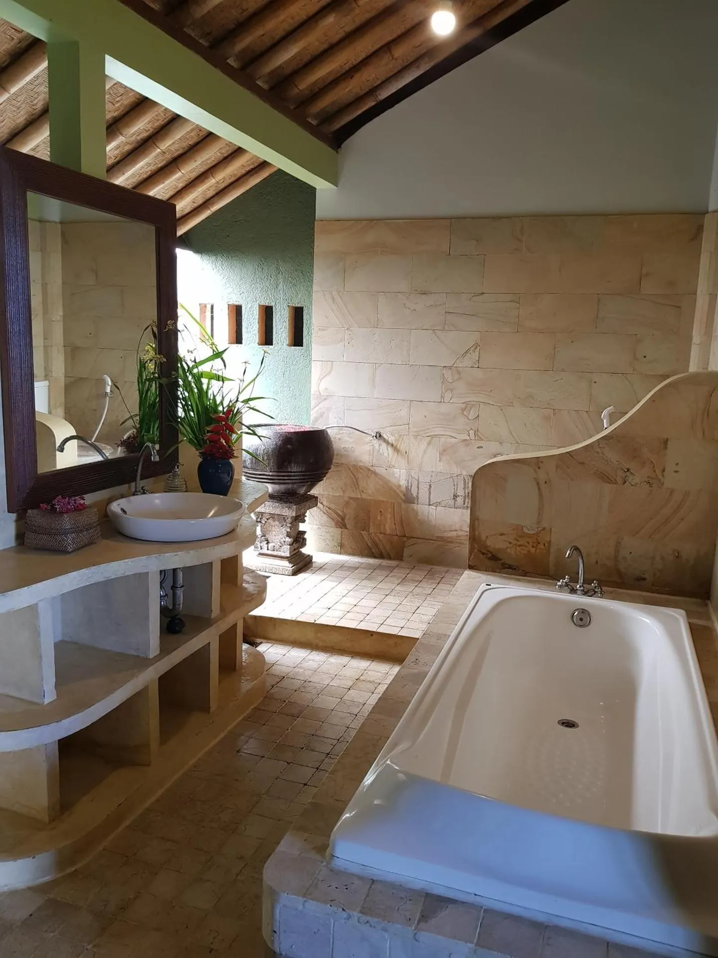 Lotus House — view 4